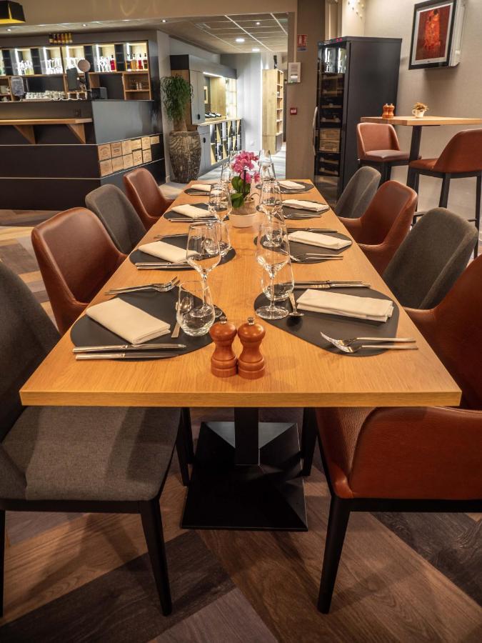 Logis Hotels Le Saint Pierre Moncoutant Экстерьер фото